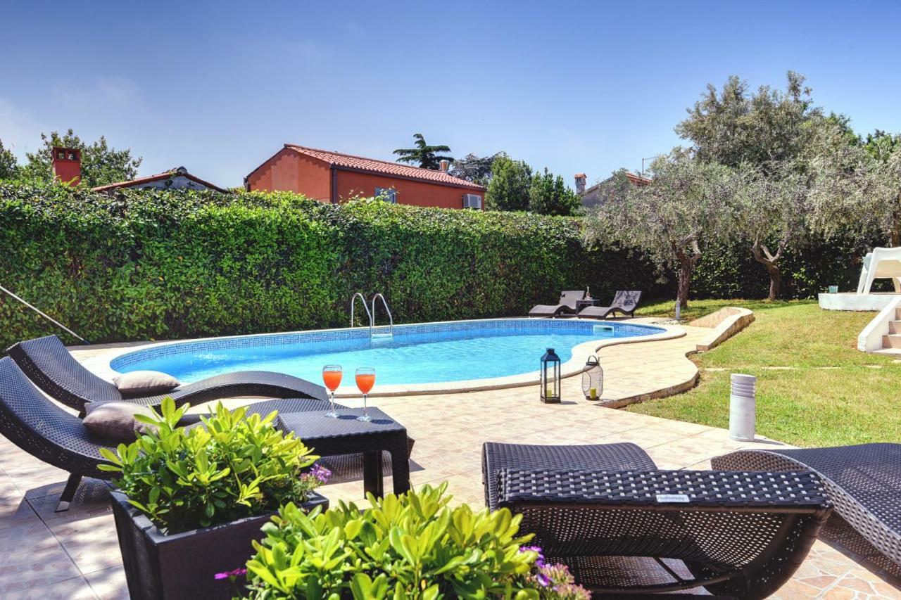 Villa Mutila Medulin Exterior photo
